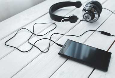 半岛体育-皇马本场主裁判赛季吹罚8场西甲，已出示44黄8红