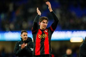 半岛体育官网-罗马诺：巴黎与扎巴尔个人达成五年合同，俱乐部转会费谈判仍持续