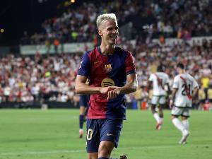 巴尔德夺冠后更衣室开直播，奥尔莫调侃：这里简直像中学操场！