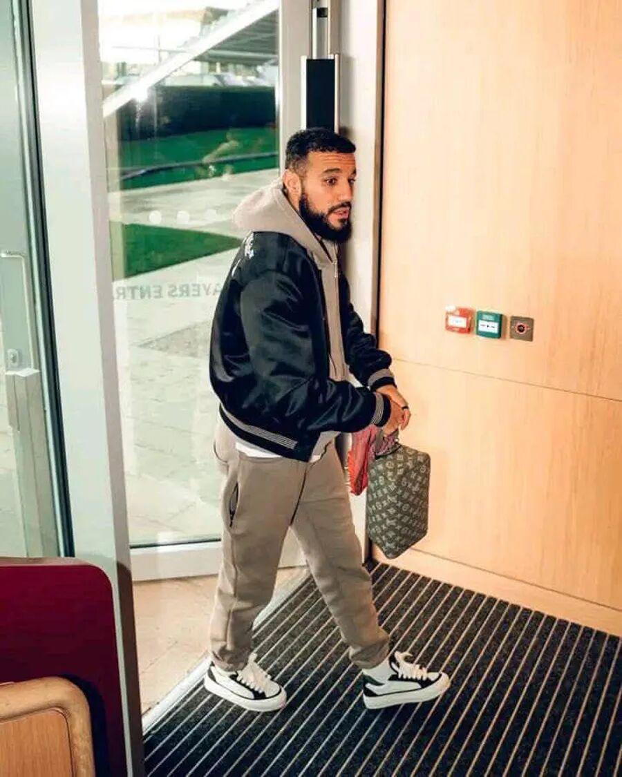 半岛体育官网-曼联一人回归战阿森纳，卡里克首发或变！顶住定位球关键角色曝光